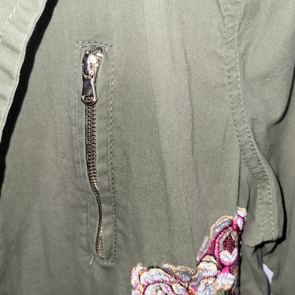 Utility Military Style Jacket Size Medium Embroidered Floral Olive Green Raw Hem - Picture 5 of 12